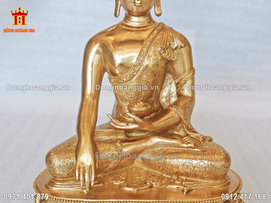 Pho tượng Phật đúc bằng nguyên liệu đồng vàng nguyên chất
